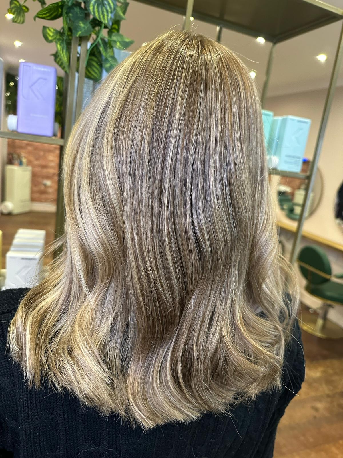 Lived-In blonde hair 